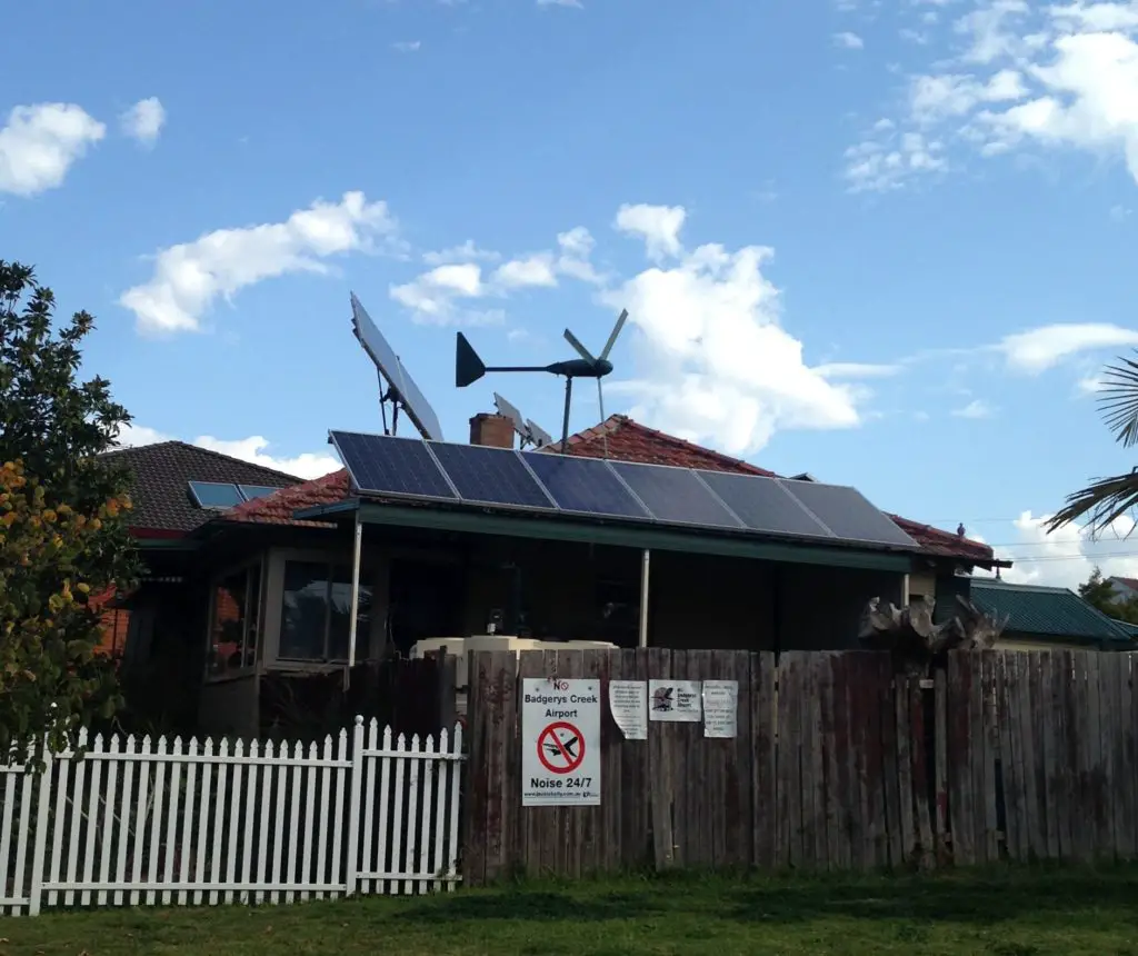 Rooftop solar small scale wind e1464143156670