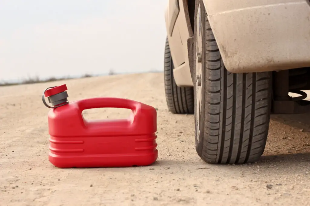 Eliminación de un bidón de gasolina portátil