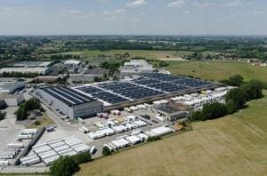 Solyndra 3MW-Dachsolaranlage in Zellik, Belgien.