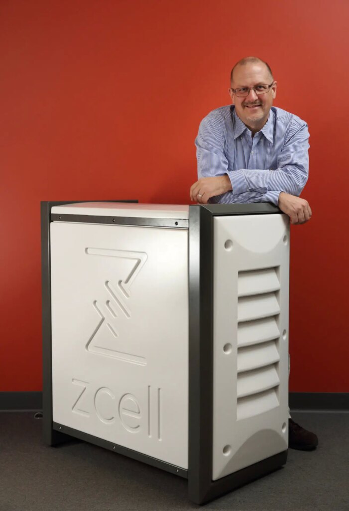 Simon Hackett with ZCell battery enclosure 02 1MB