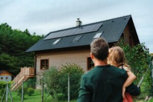 solar panel house with dad daughter 1024x683