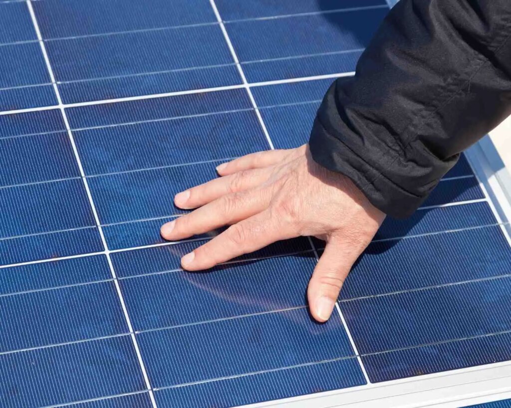 Koliko energije proizvodi solarna ploca34362 wop