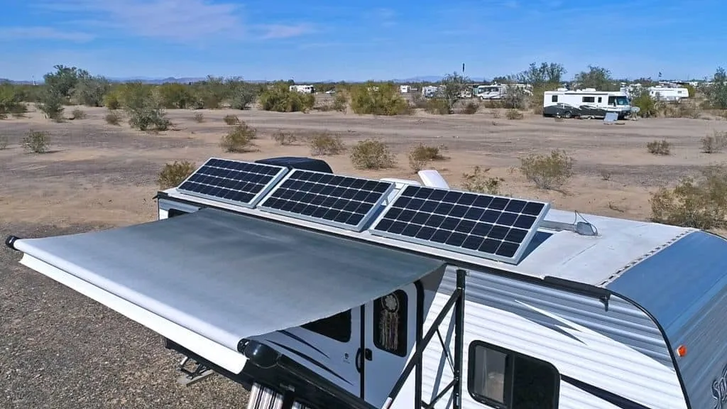 solarni paneli obnovljiva energija. 04134