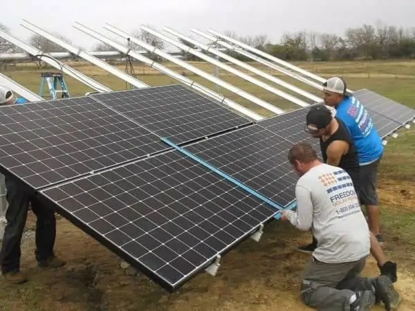 solarni paneli obnovljiva energija. 066456