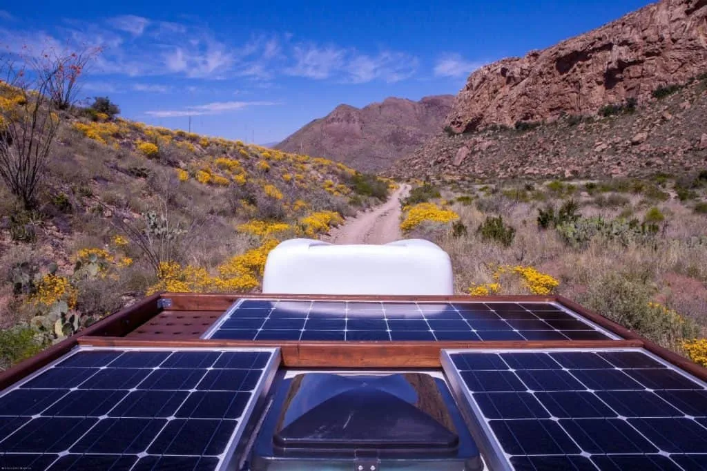 solarni paneli obnovljiva energija. 678