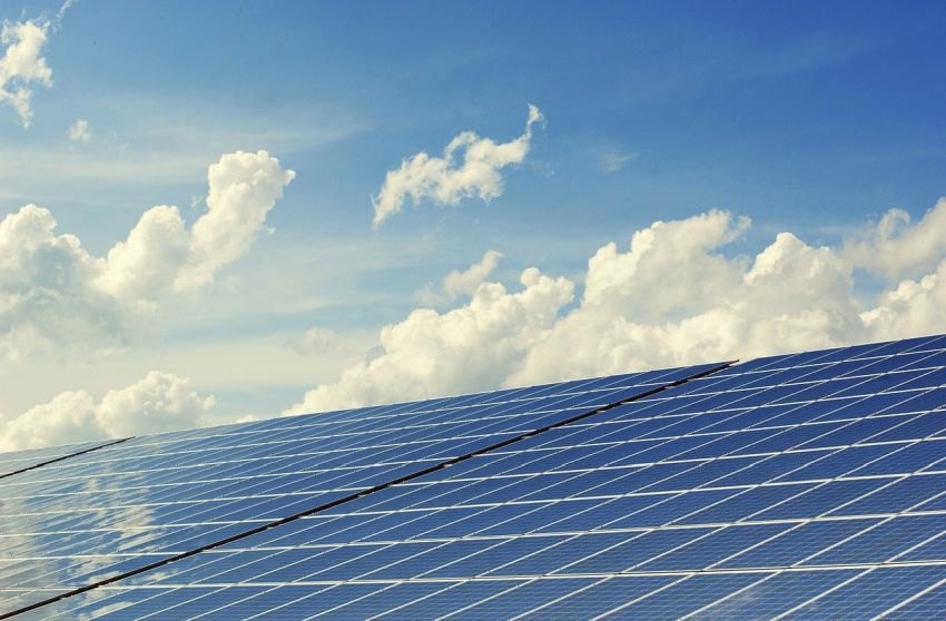 solarni paneli obnovljiva energija..301252
