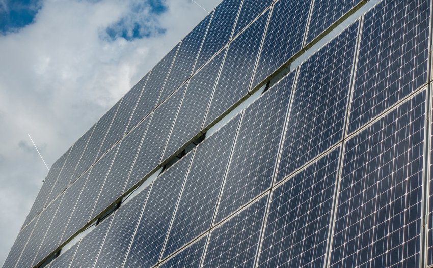 solarni paneli obnovljiva energija..42456