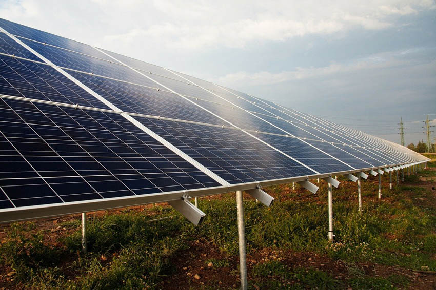 solarni paneli obnovljiva energija..514456