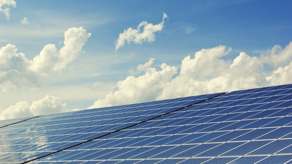 solarni paneli obnovljiva energija..874594