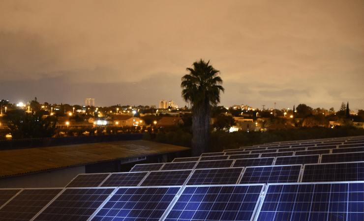 do solar generators work at night