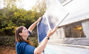how to hook up solar panels to rv batteries